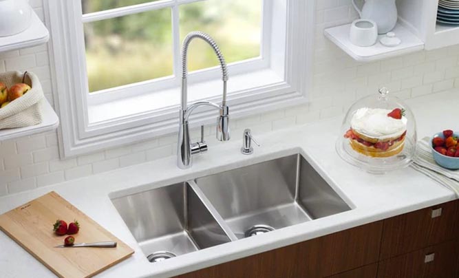 Stainless Steel Faucets & Sinks